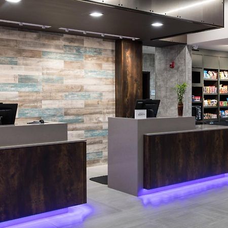 Courtyard By Marriott Houston Heights/I-10 Hotell Exteriör bild