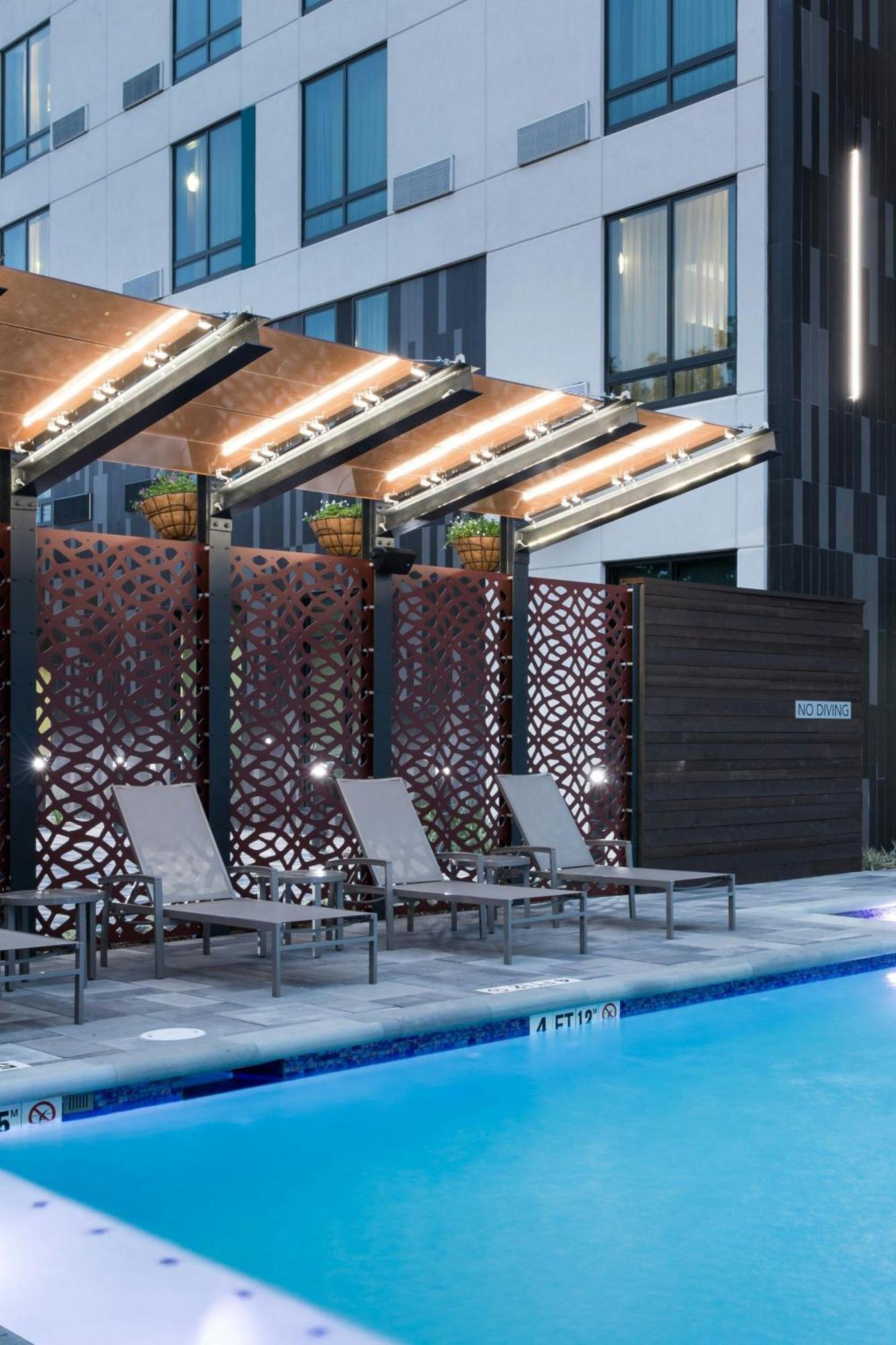 Courtyard By Marriott Houston Heights/I-10 Hotell Exteriör bild