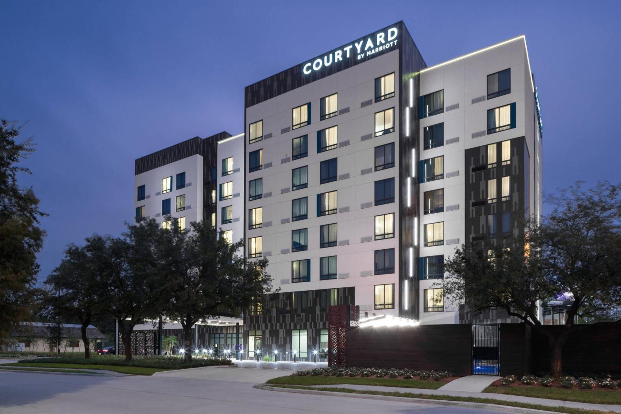 Courtyard By Marriott Houston Heights/I-10 Hotell Exteriör bild