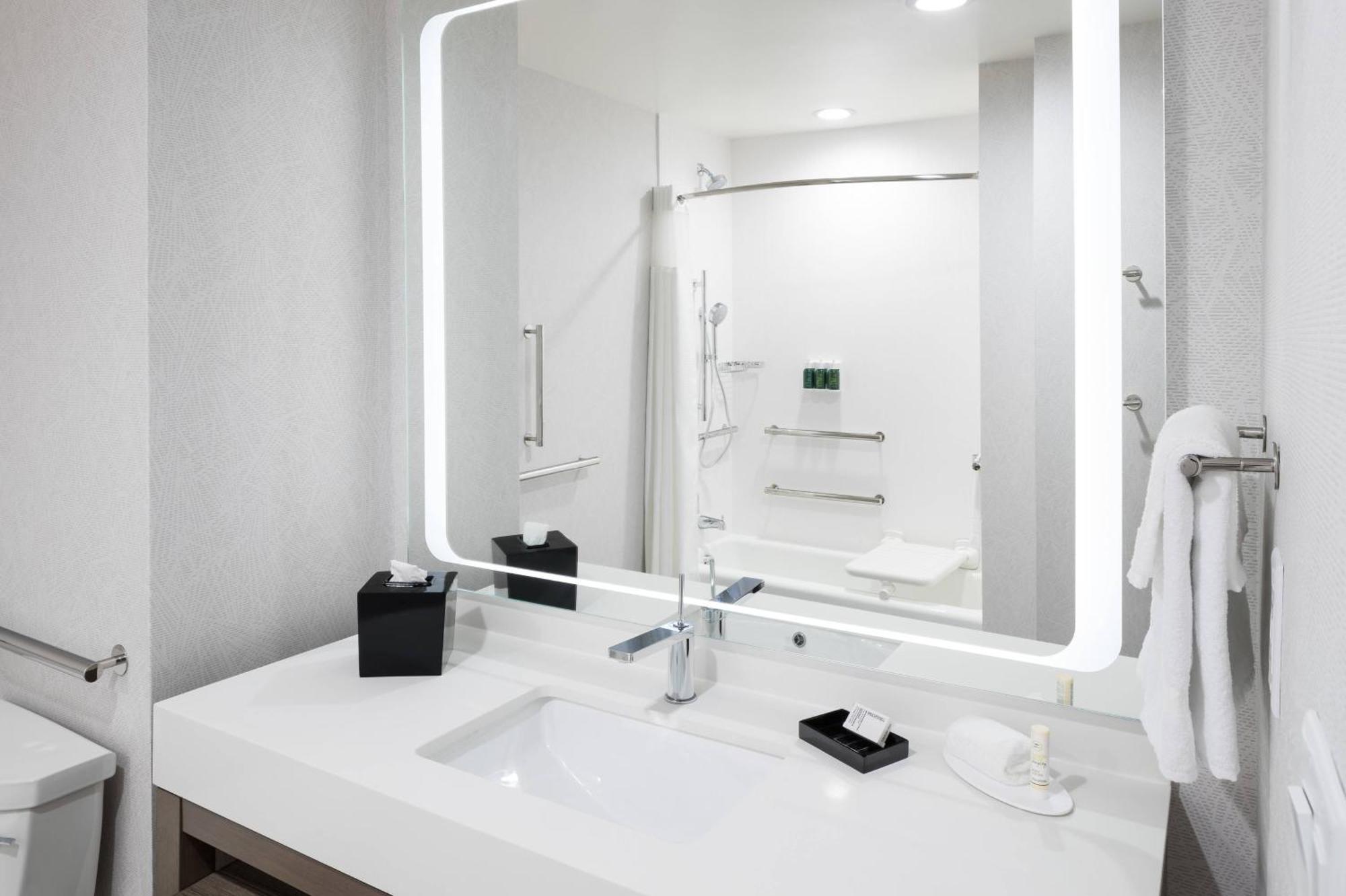 Courtyard By Marriott Houston Heights/I-10 Hotell Exteriör bild