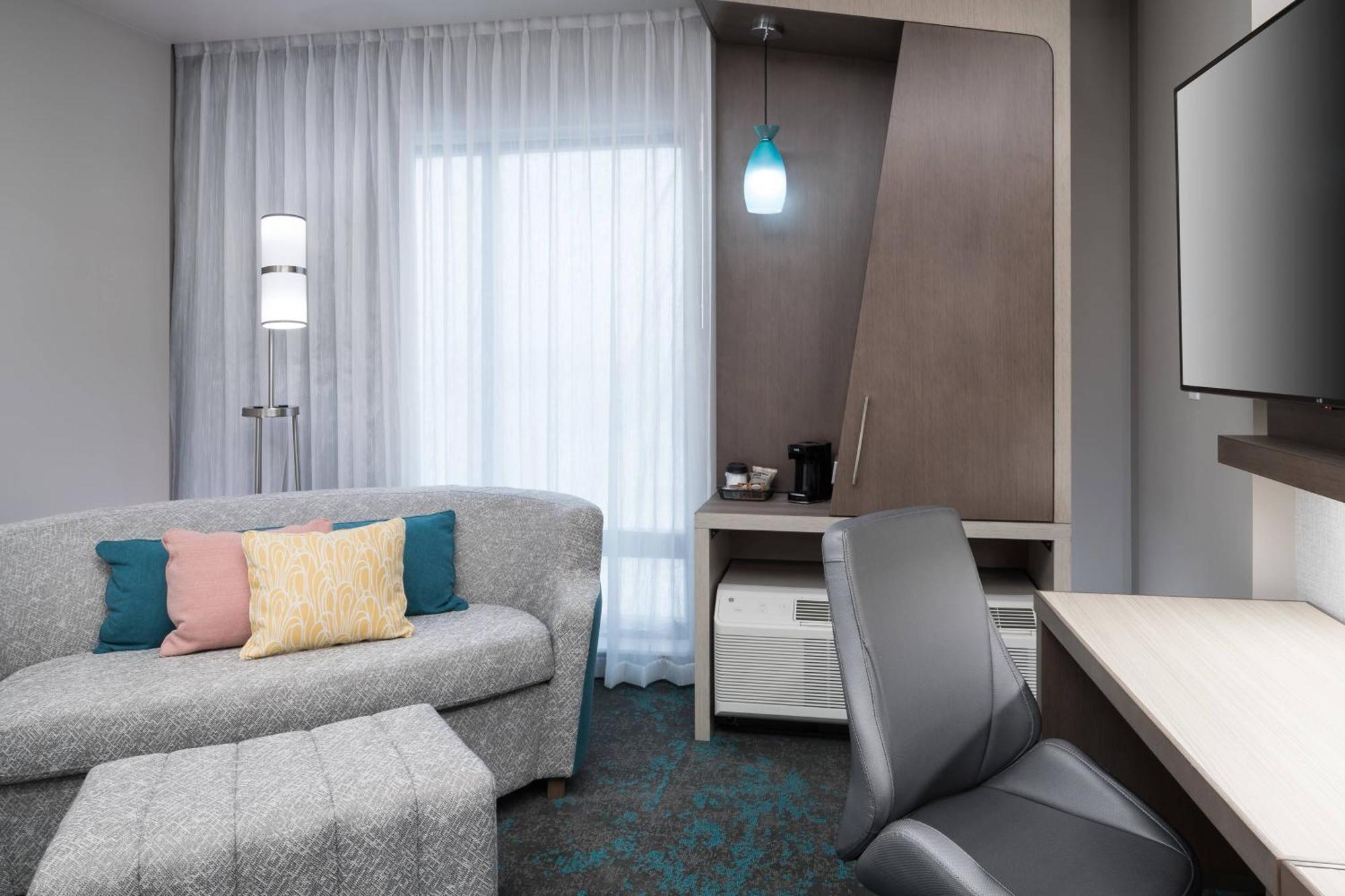 Courtyard By Marriott Houston Heights/I-10 Hotell Exteriör bild