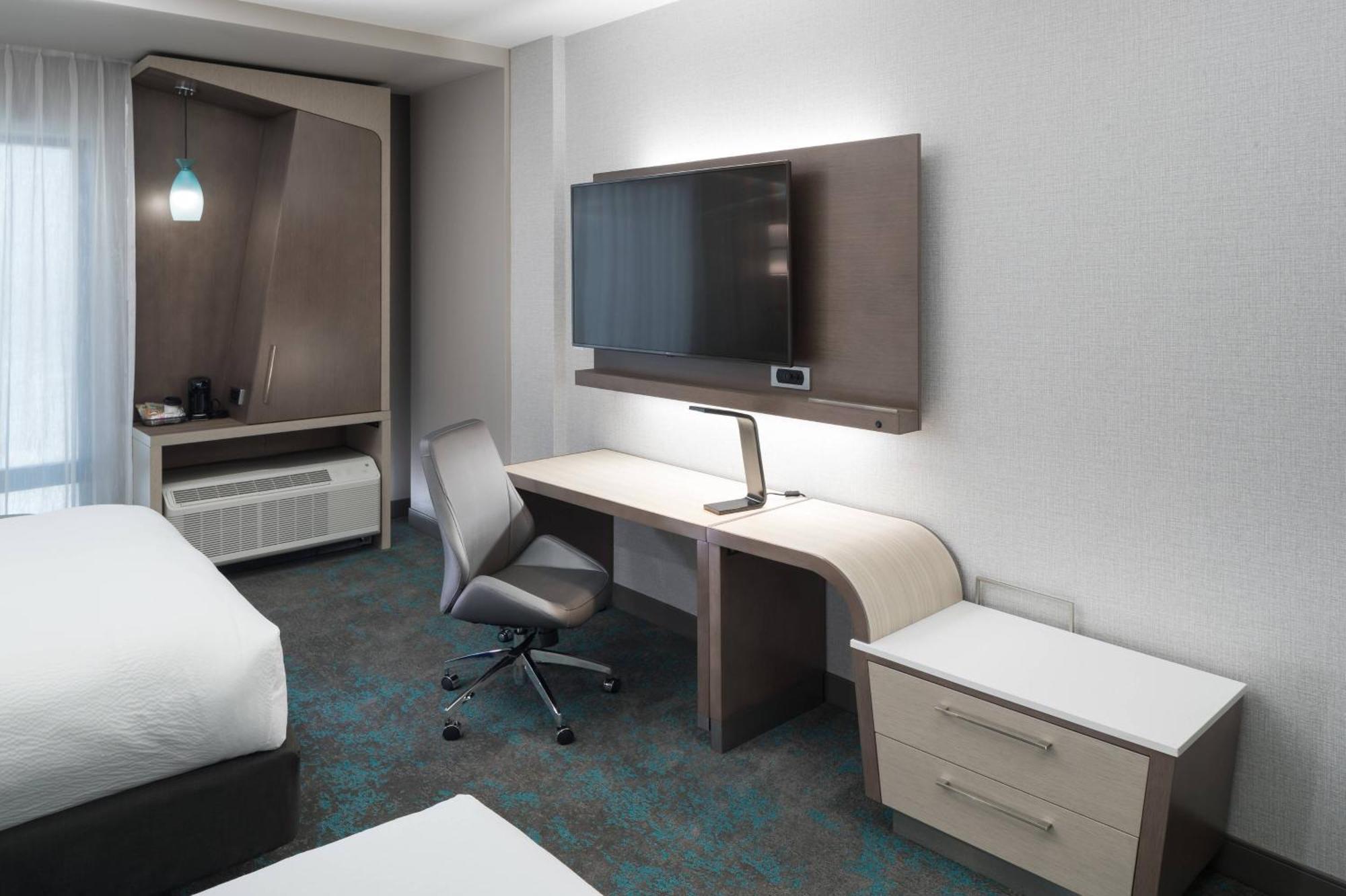 Courtyard By Marriott Houston Heights/I-10 Hotell Exteriör bild